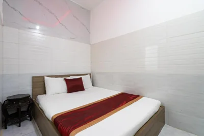 Chambre double standard — Collection O District 12 - Mau Tim Hotel